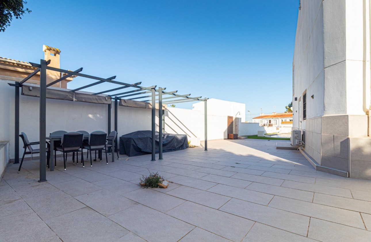 Resale - Villa - Torrevieja - Los Balcones - Los Altos del Edén