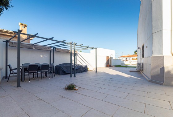 Resale - Villa - Torrevieja - Los Balcones - Los Altos del Edén