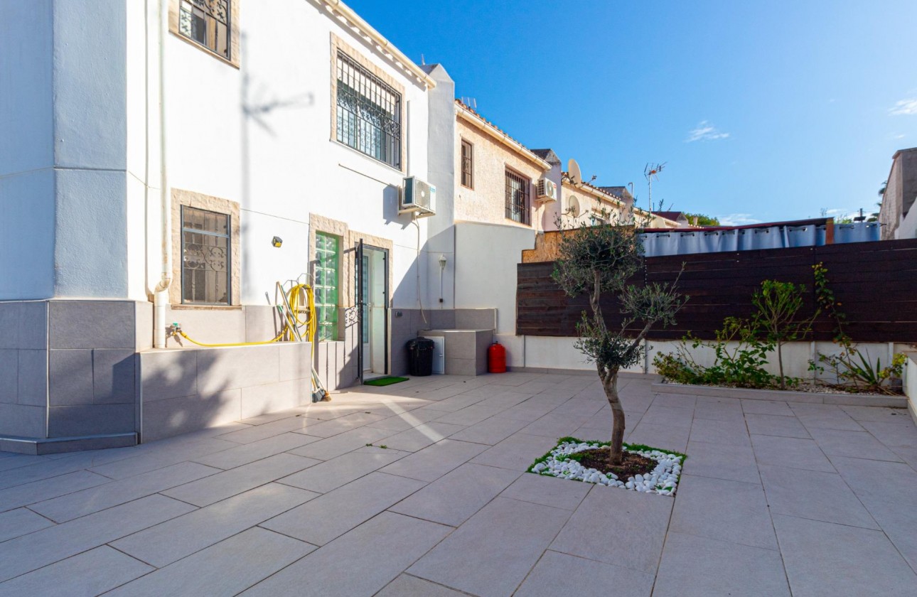 Resale - Villa - Torrevieja - Los Balcones - Los Altos del Edén