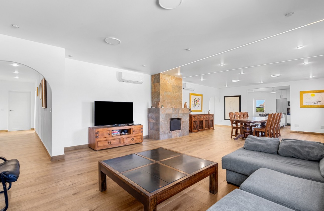 Resale - Villa - Los Montesinos - LOS MONTESINOS