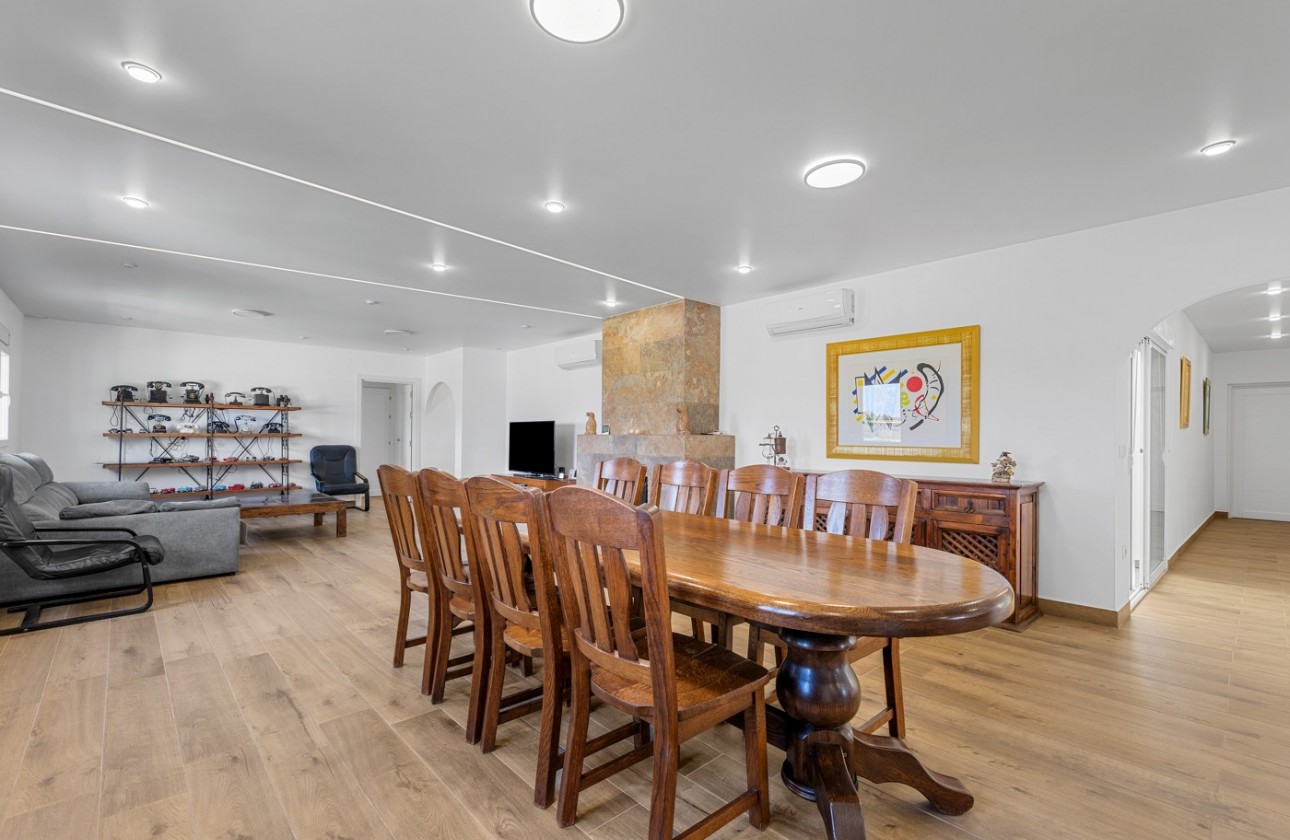 Resale - Villa - Los Montesinos - LOS MONTESINOS