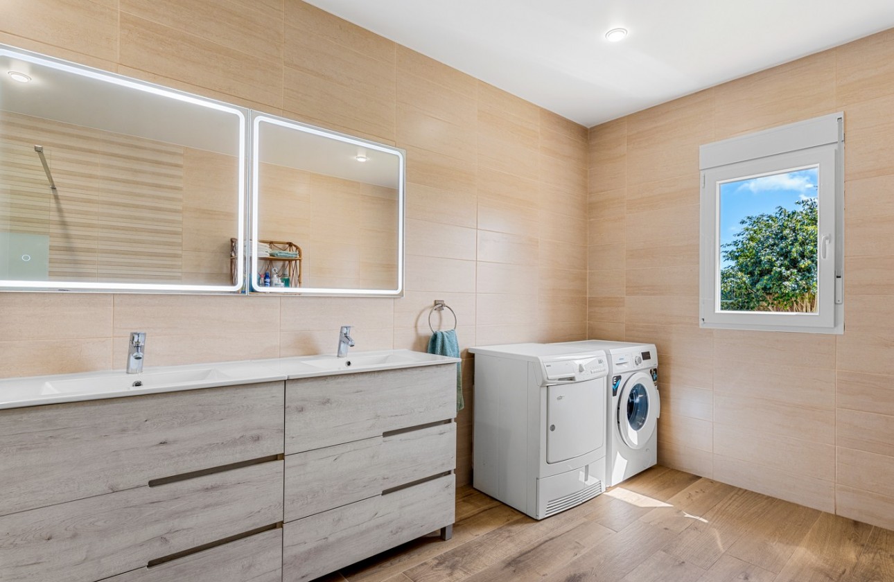 Resale - Villa - Los Montesinos - LOS MONTESINOS