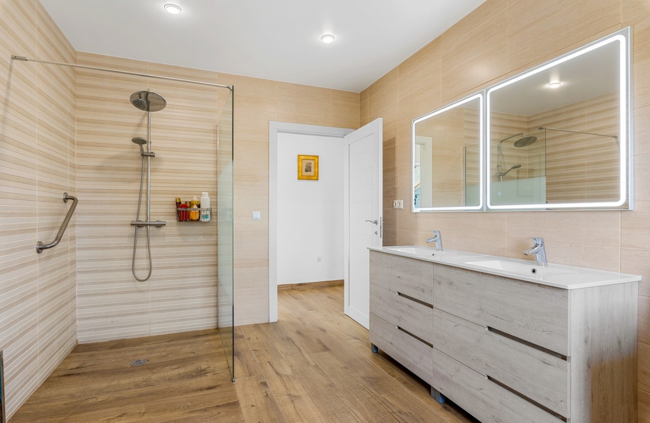 Resale - Villa - Los Montesinos - LOS MONTESINOS