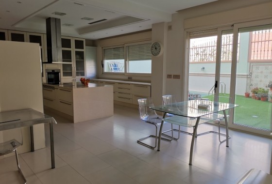 Revente - Villa - Orihuela