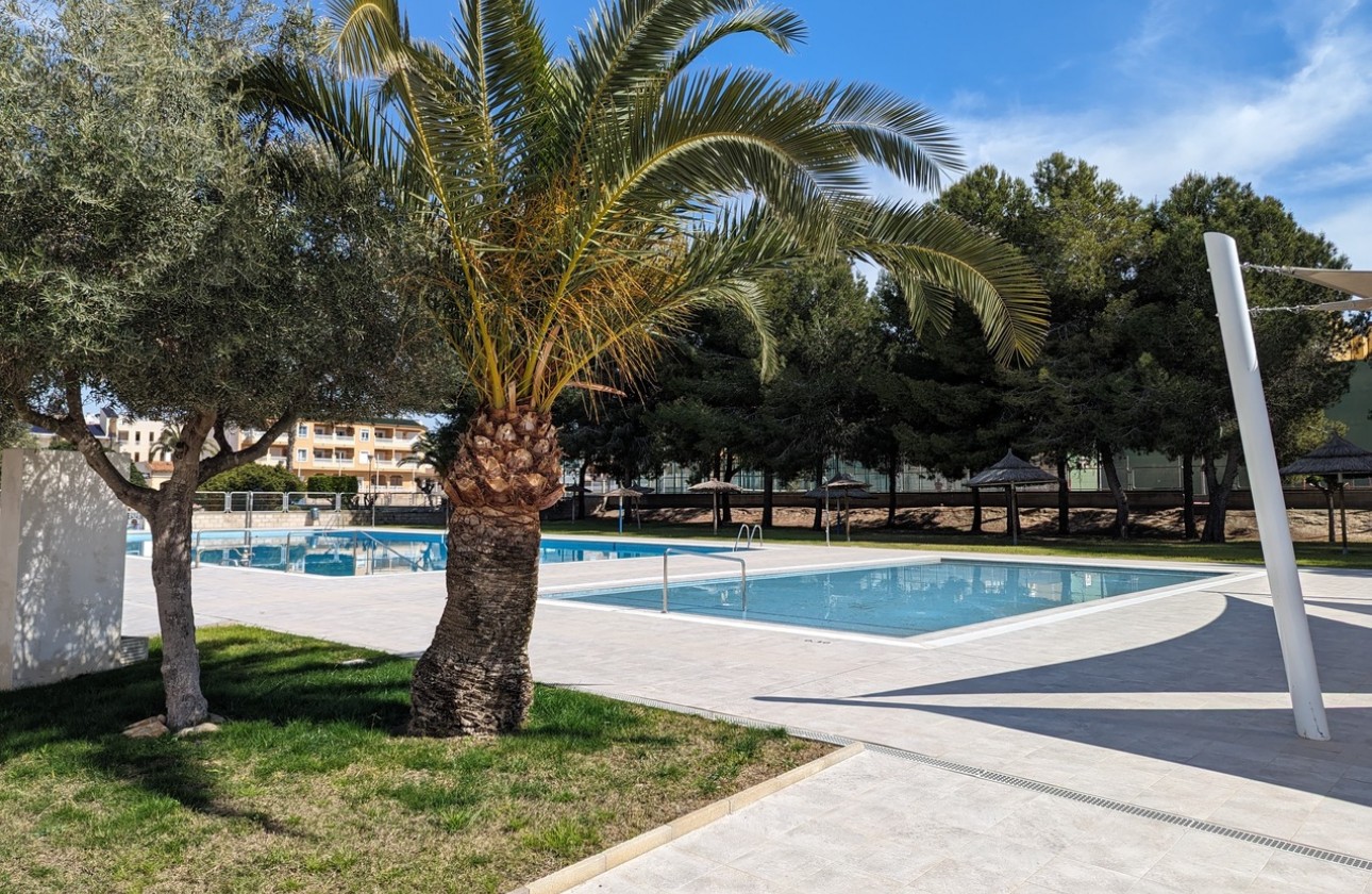 Resale - Villa - Algorfa