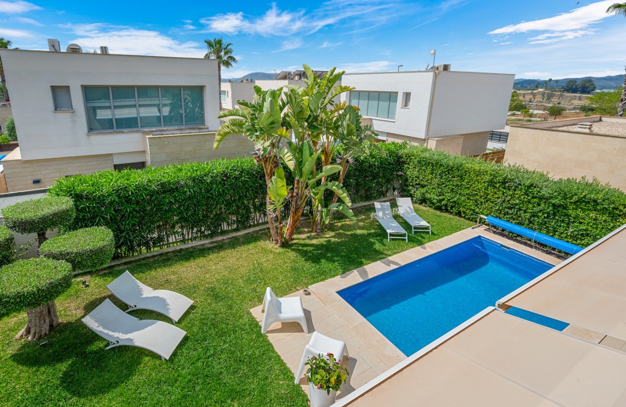 Resale - Villa - Orihuela Costa - Vistabella Golf