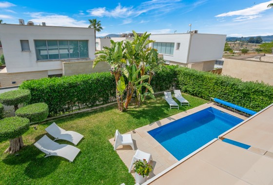 Resale - Villa - Orihuela Costa - Vistabella Golf