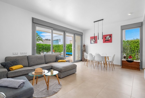 Resale - Villa - Orihuela Costa - Vistabella Golf