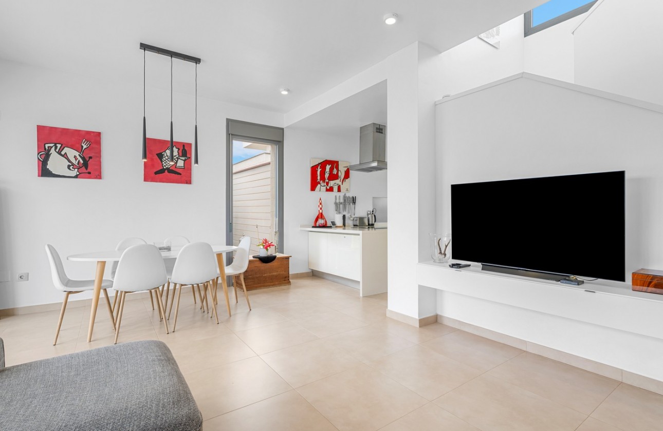 Resale - Villa - Orihuela Costa - Vistabella Golf