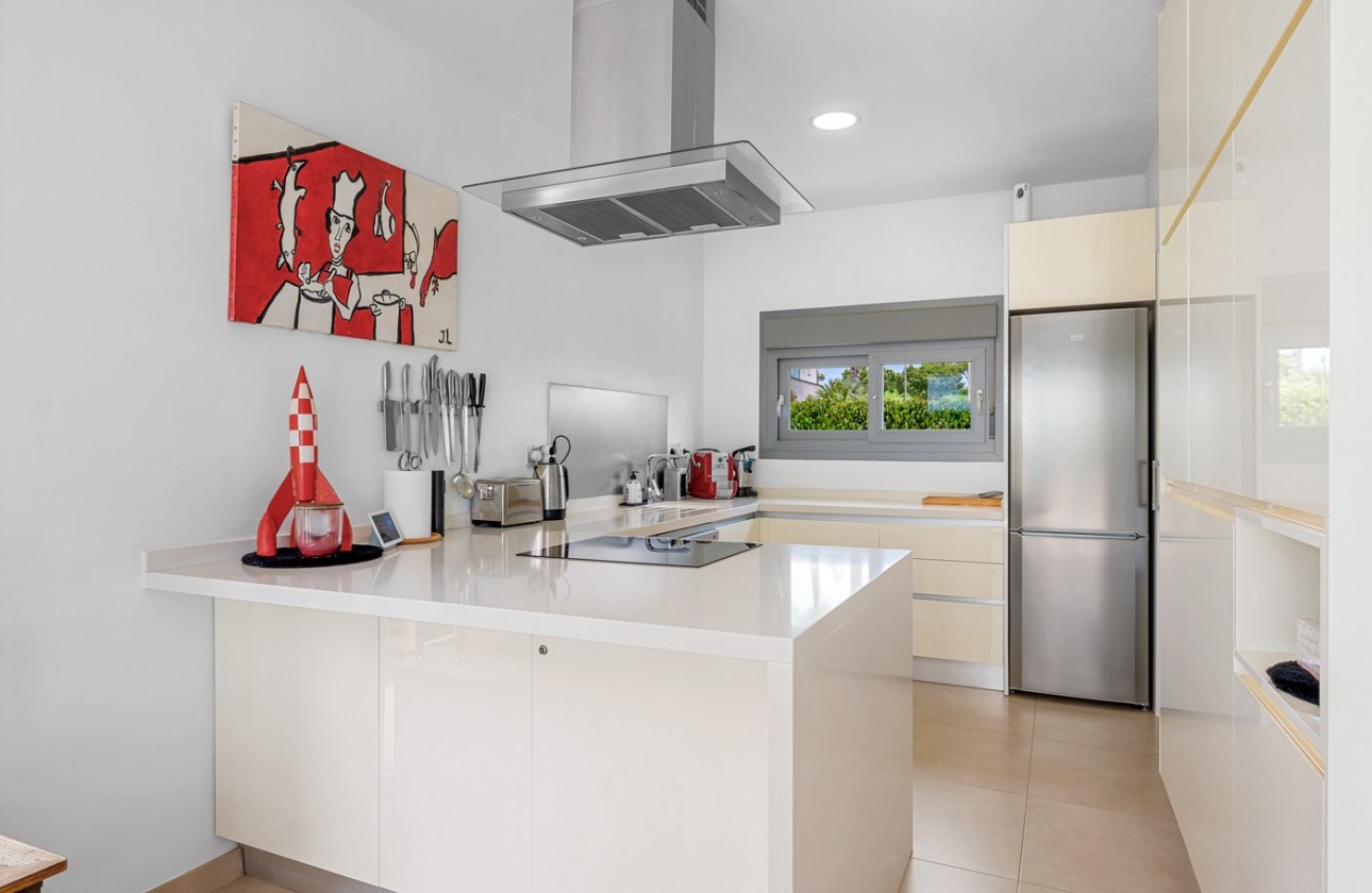 Resale - Villa - Orihuela Costa - Vistabella Golf