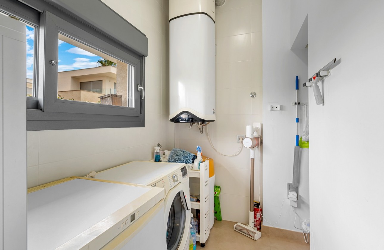 Resale - Villa - Orihuela Costa - Vistabella Golf