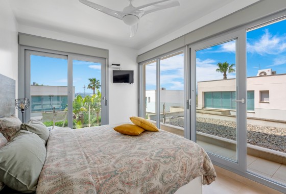 Resale - Villa - Orihuela Costa - Vistabella Golf