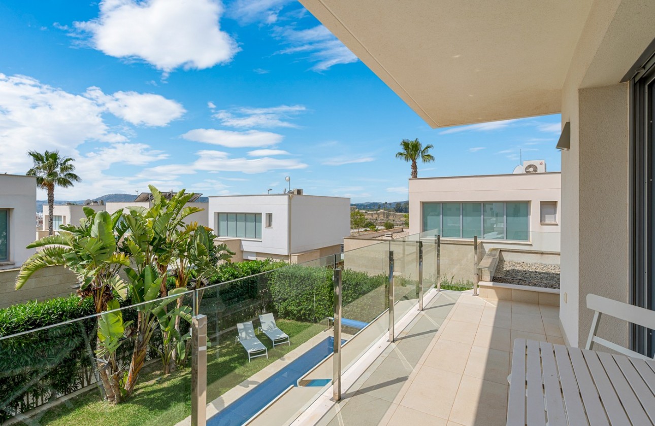 Resale - Villa - Orihuela Costa - Vistabella Golf