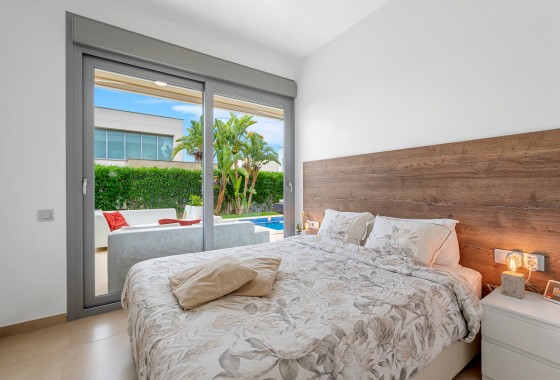 Resale - Villa - Orihuela Costa - Vistabella Golf