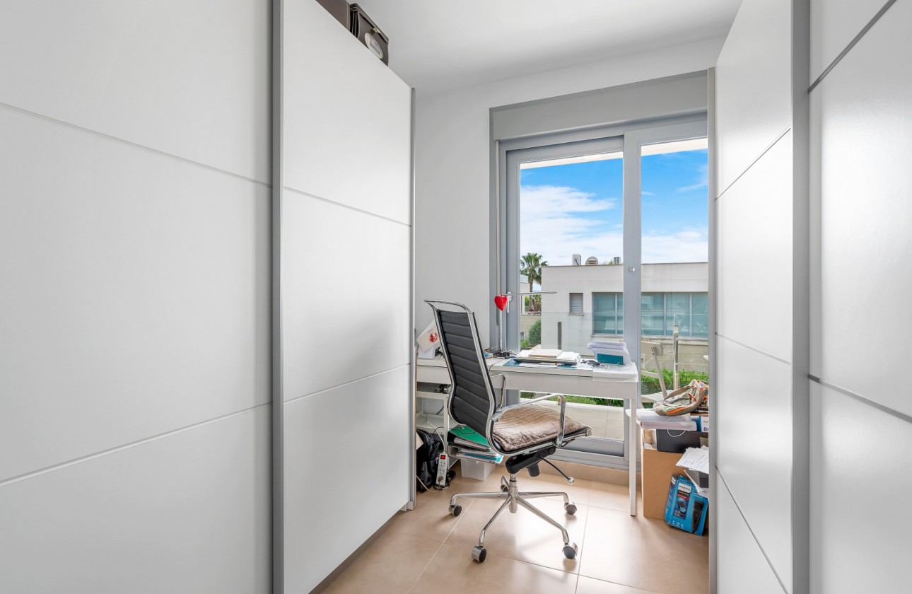 Resale - Villa - Orihuela Costa - Vistabella Golf