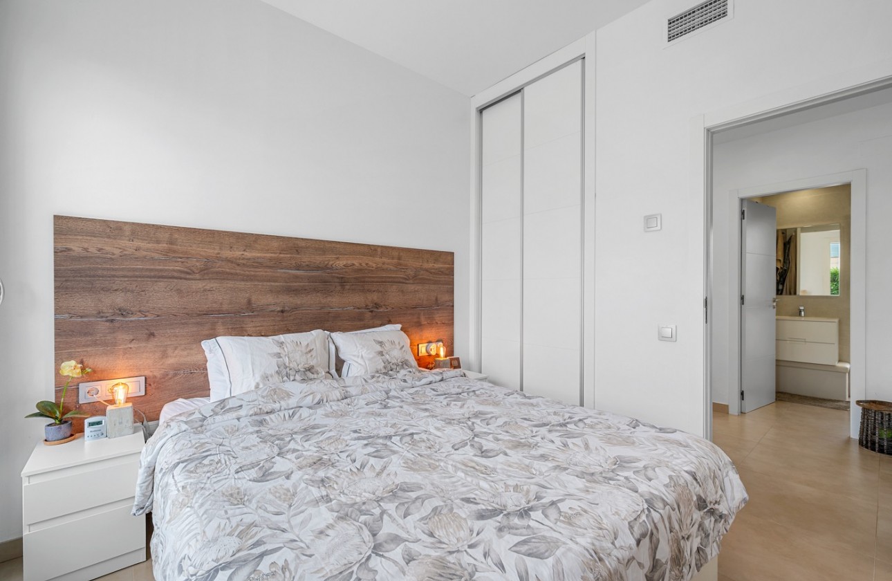 Resale - Villa - Orihuela Costa - Vistabella Golf