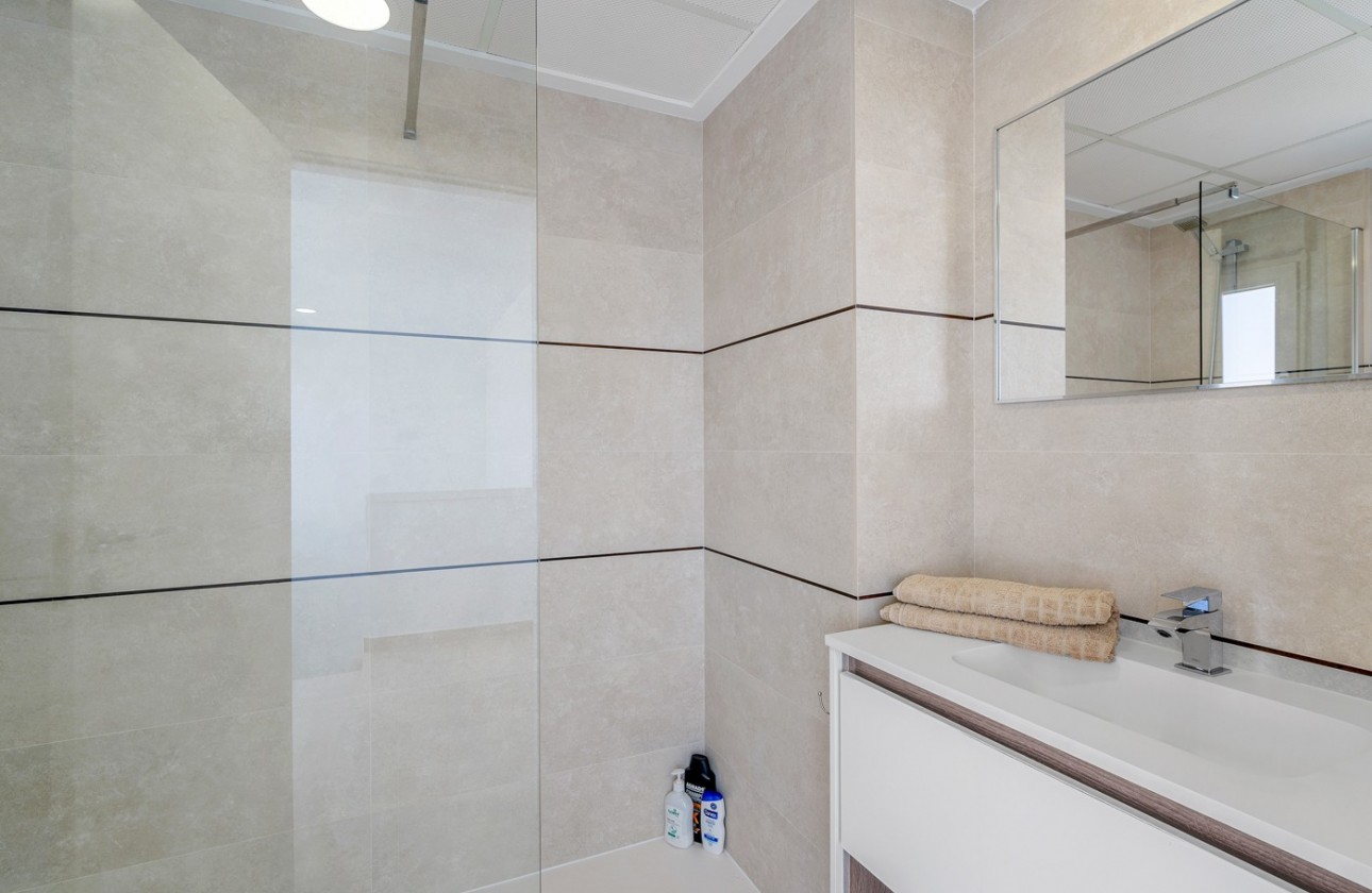 Resale - Villa - Orihuela Costa - Vistabella Golf