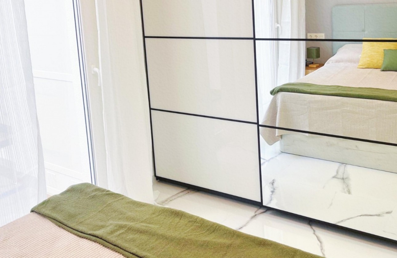 Resale - Apartment / flat - Torrevieja - Playa del Cura