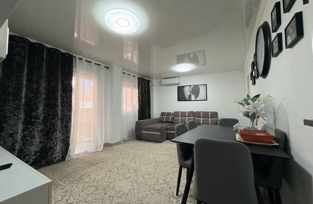 Resale - Apartment / flat - Torrevieja - Centro