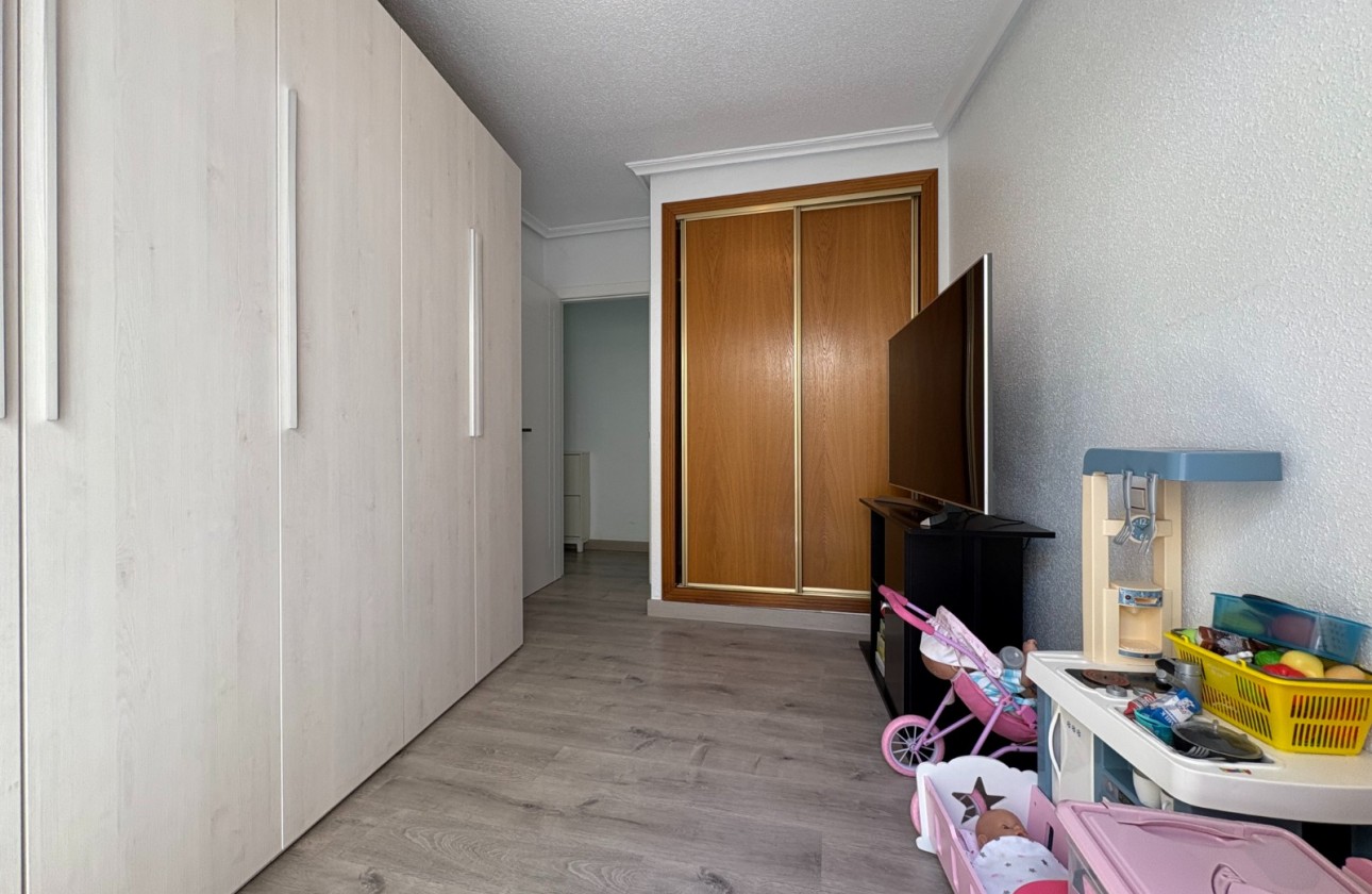 Resale - Apartment / flat - Torrevieja - Centro