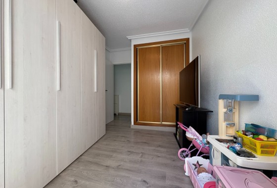 Resale - Apartment / flat - Torrevieja - Centro