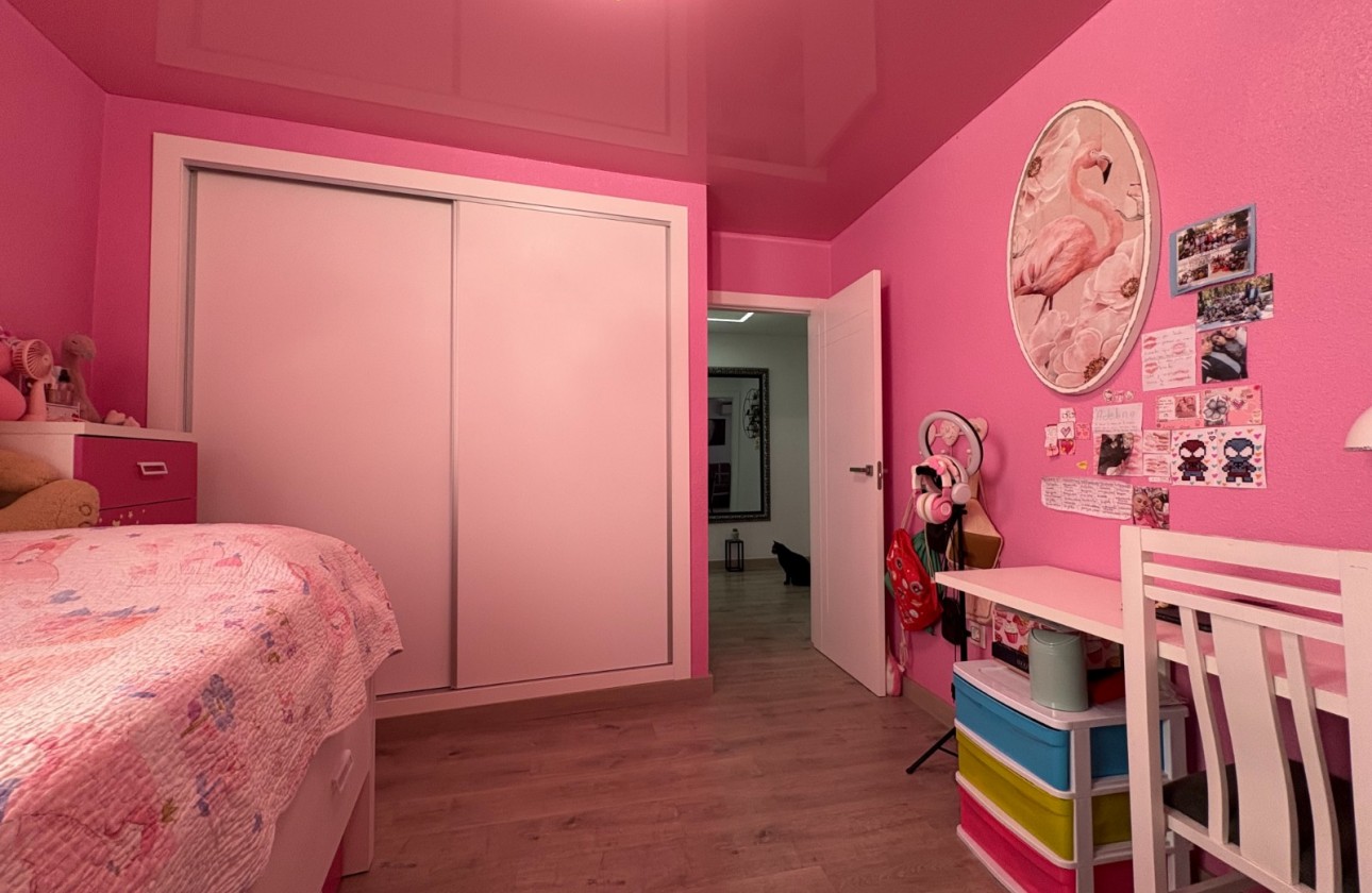 Resale - Apartment / flat - Torrevieja - Centro