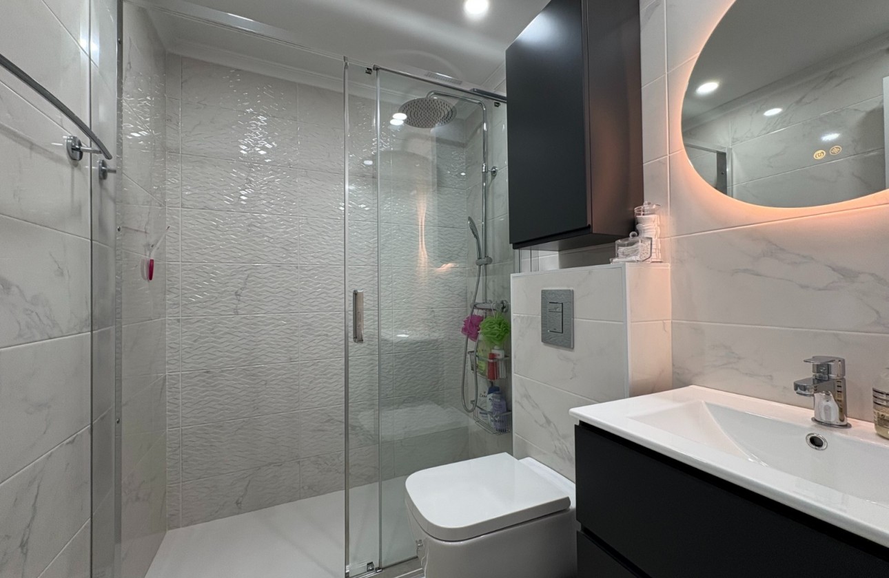 Resale - Apartment / flat - Torrevieja - Centro