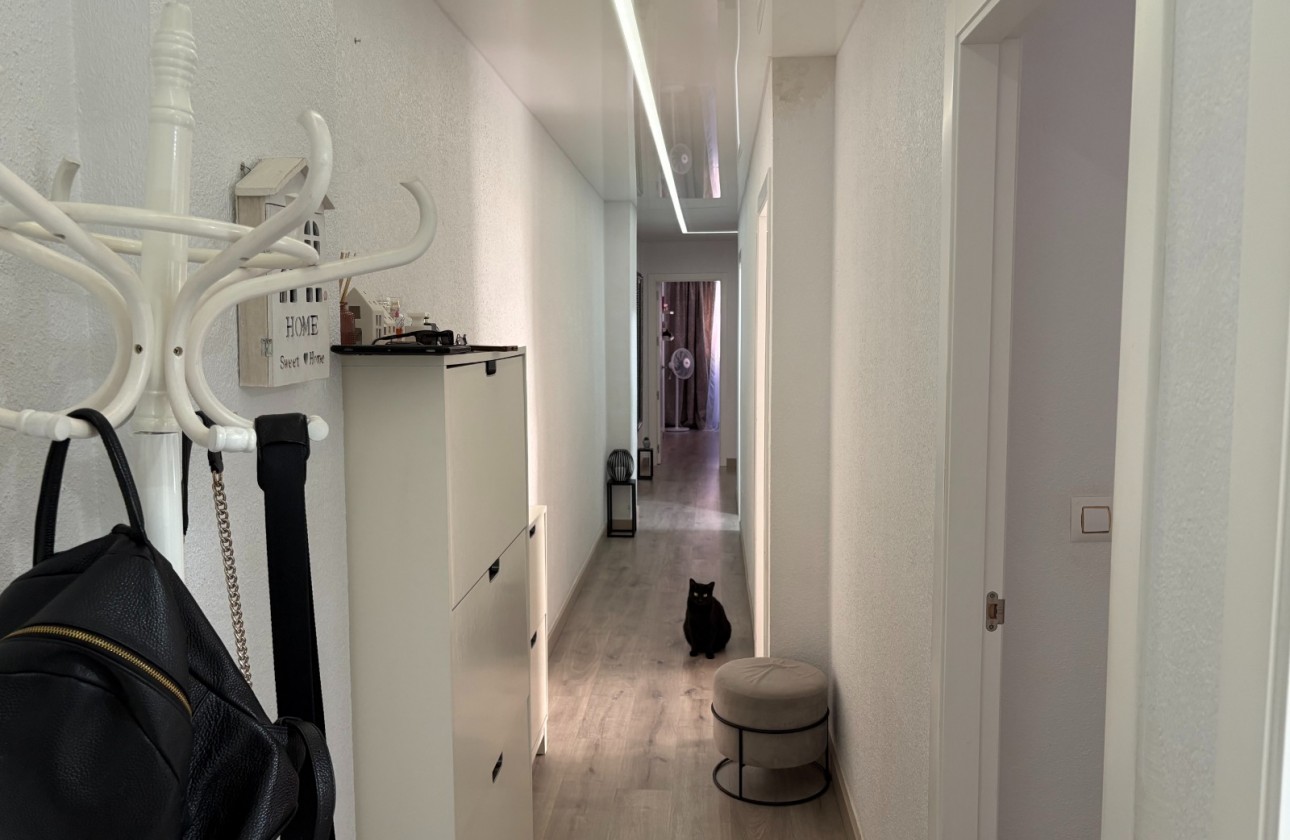 Resale - Apartment / flat - Torrevieja - Centro