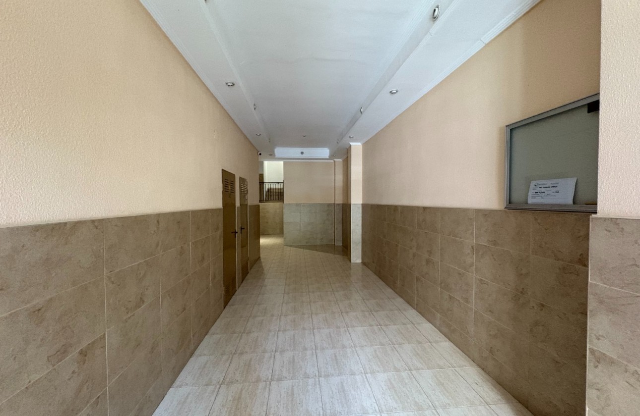 Resale - Apartment / flat - Torrevieja - Centro