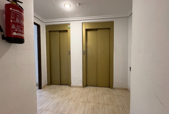 Resale - Apartment / flat - Torrevieja - Centro