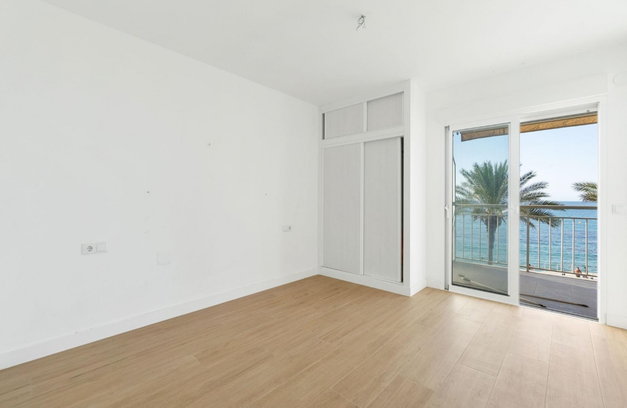 Resale - Apartment / flat - Torrevieja - Playa del cura