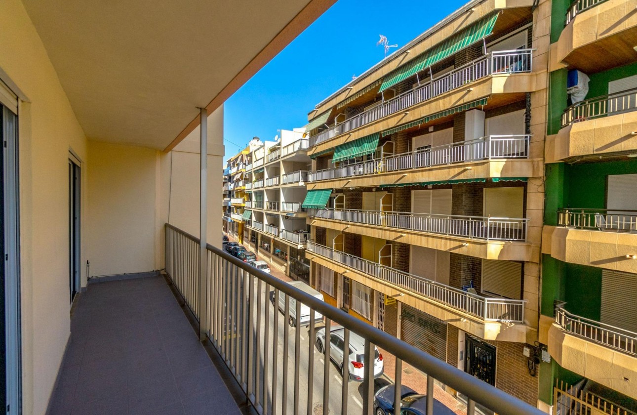 Resale - Apartment / flat - Torrevieja - Playa del cura
