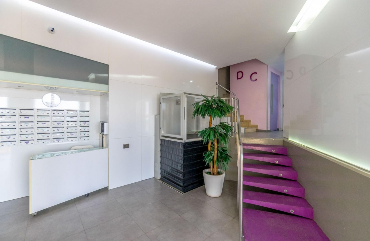 Resale - Apartment / flat - Torrevieja - Playa del cura