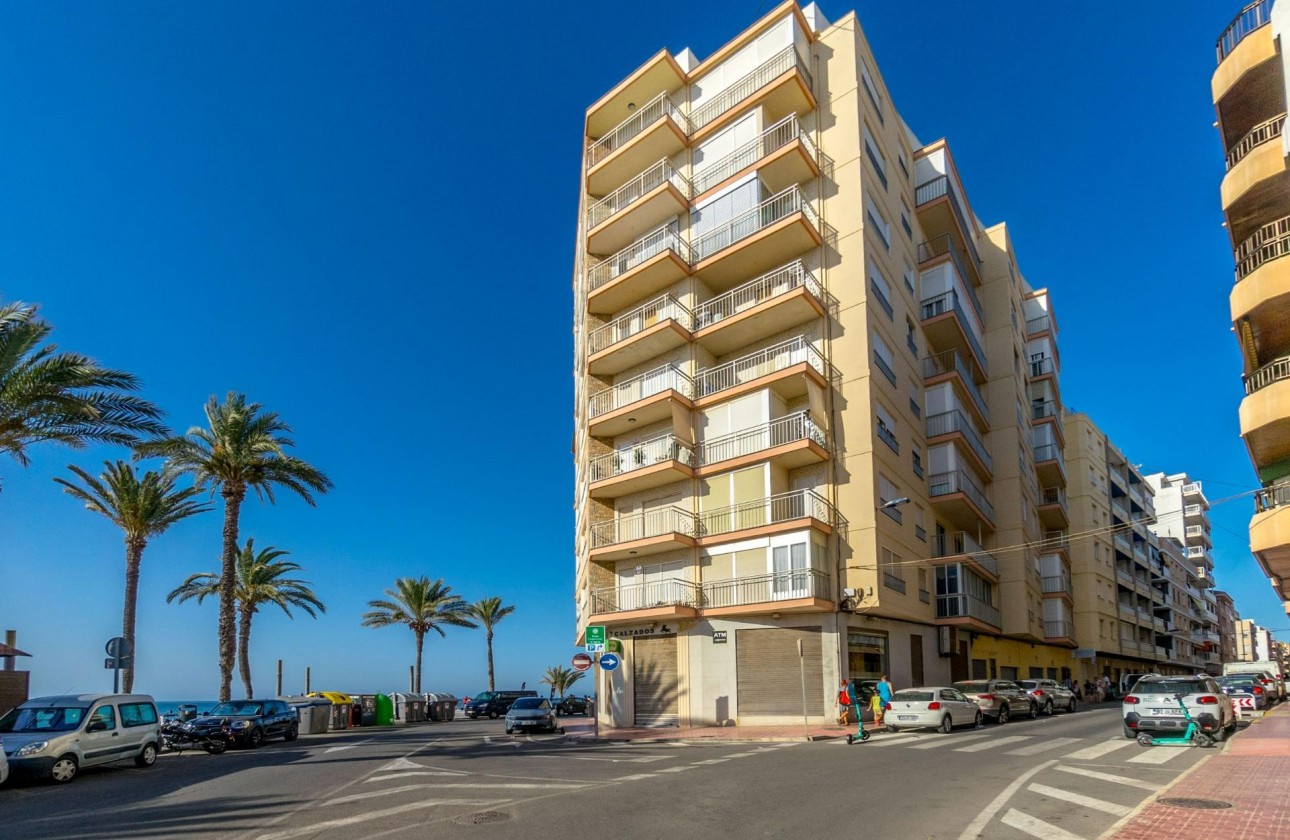 Resale - Apartment / flat - Torrevieja - Playa del cura