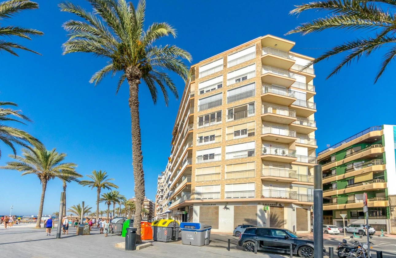 Resale - Apartment / flat - Torrevieja - Playa del cura