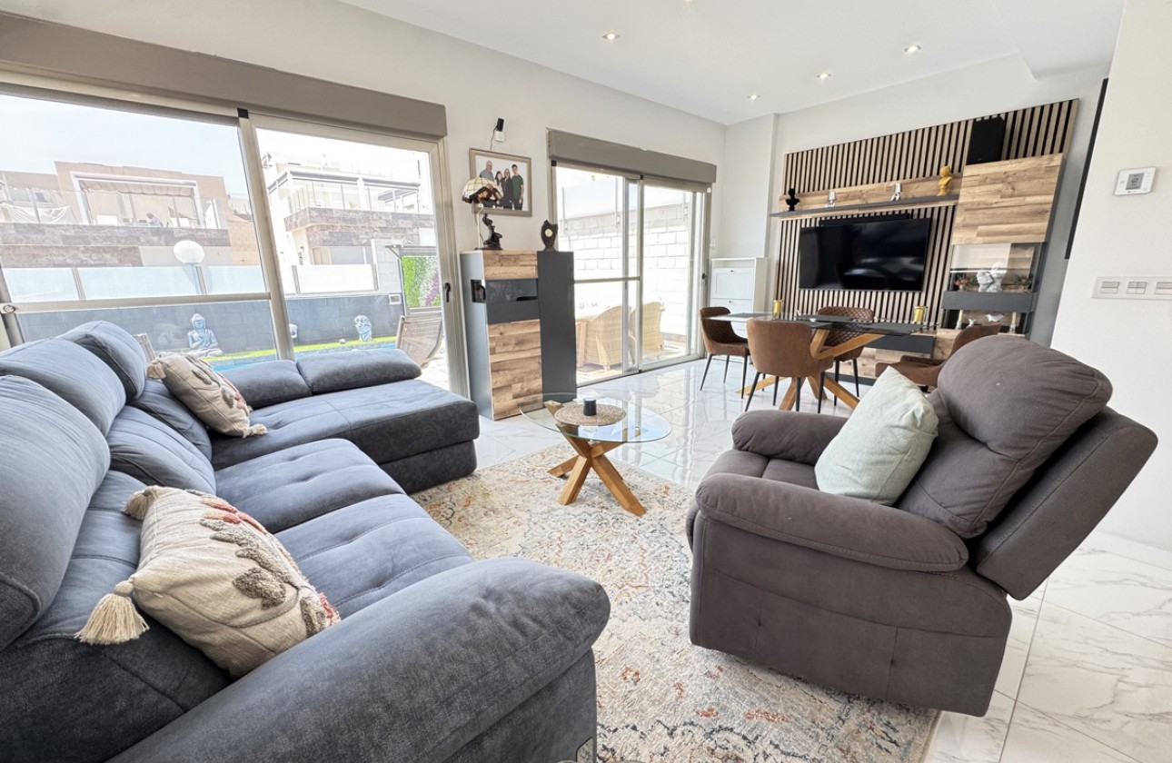 Resale - Villa - Villamartin