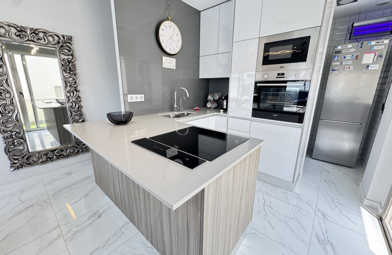 Resale - Villa - Villamartin