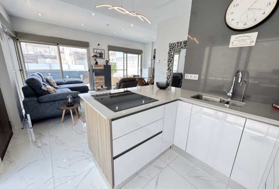 Resale - Villa - Villamartin