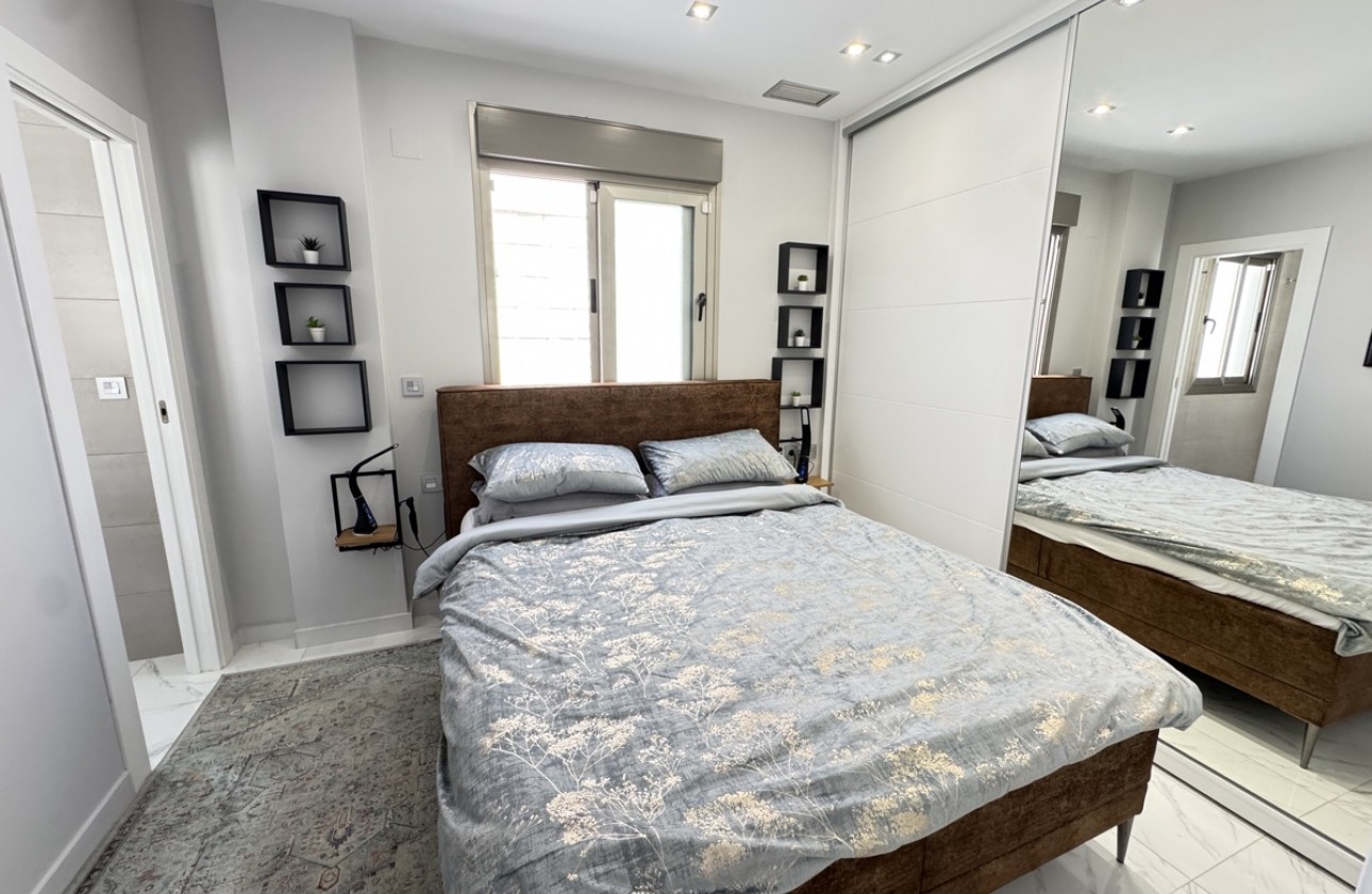 Resale - Villa - Villamartin