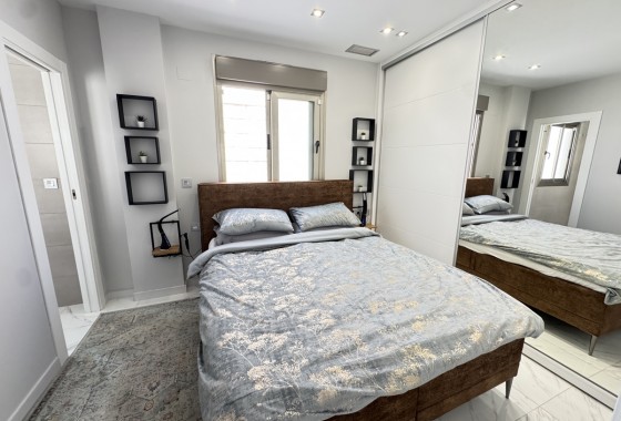 Resale - Villa - Villamartin