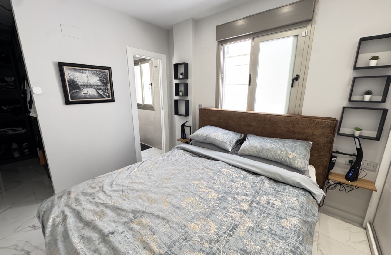 Resale - Villa - Villamartin