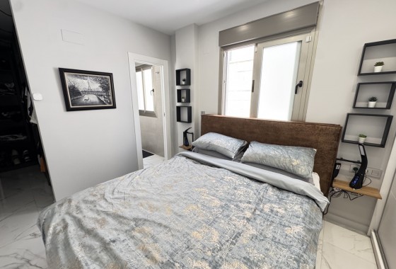 Resale - Villa - Villamartin