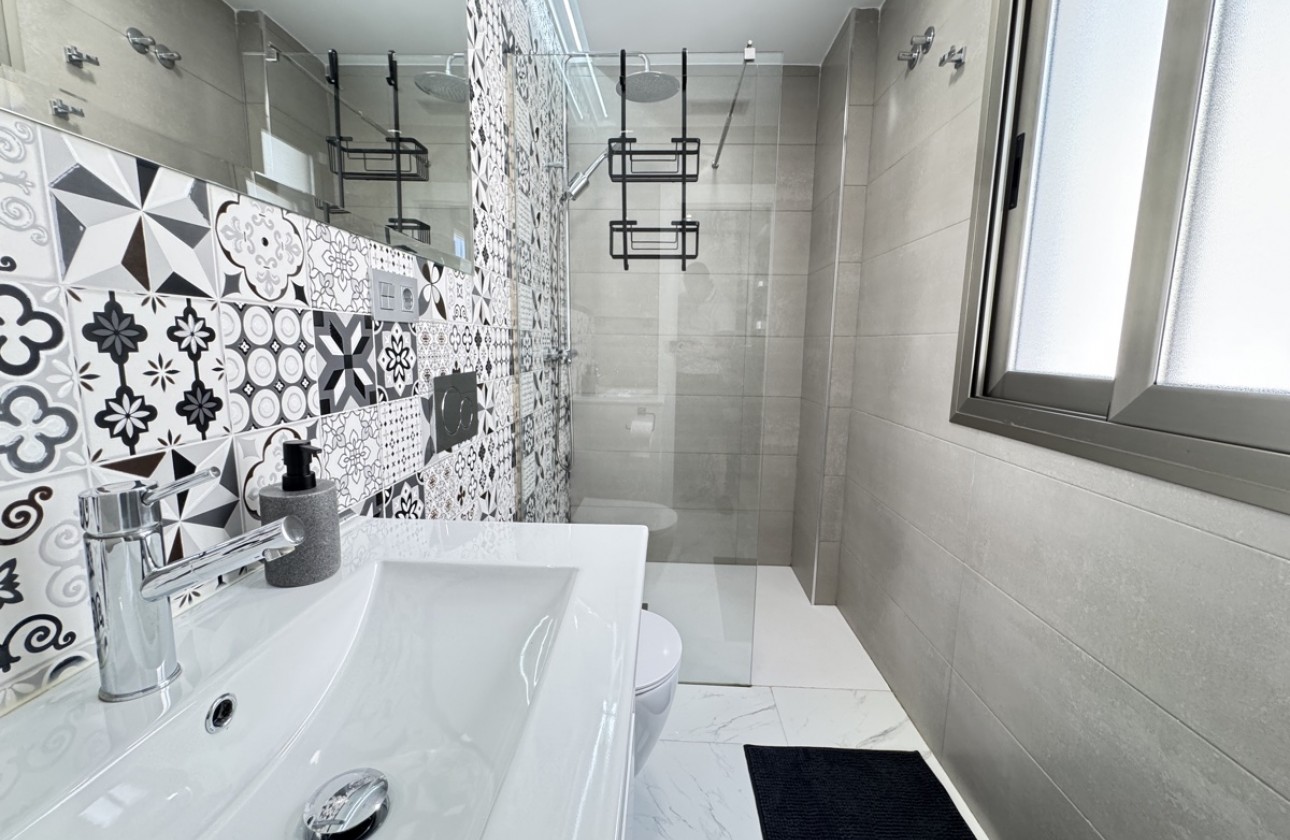 Resale - Villa - Villamartin