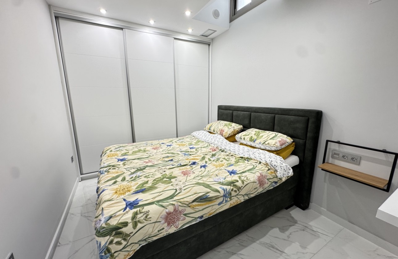 Resale - Villa - Villamartin