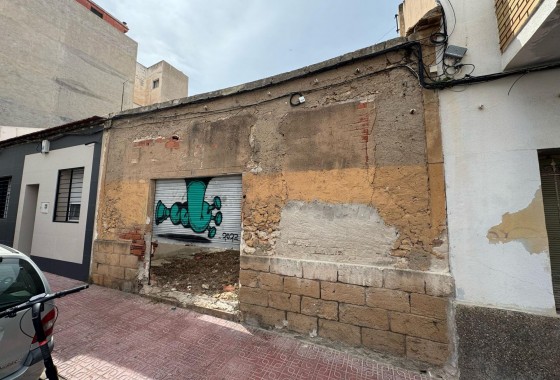 Resale - Plot / Land - Torrevieja - Centro