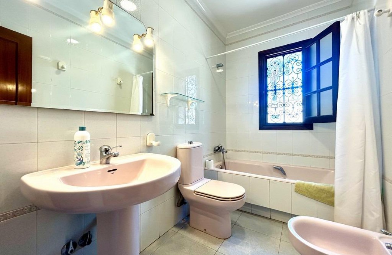 Revente - Villa - Orihuela Costa - La Zenia