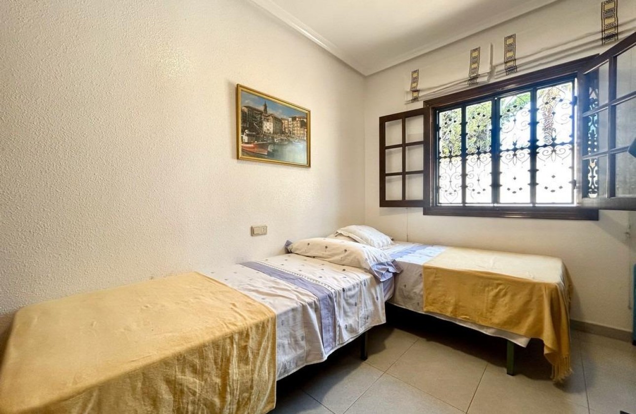 Revente - Villa - Orihuela Costa - La Zenia