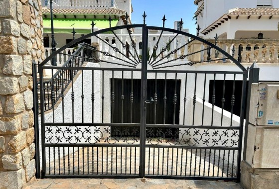 Revente - Villa - Orihuela Costa - La Zenia