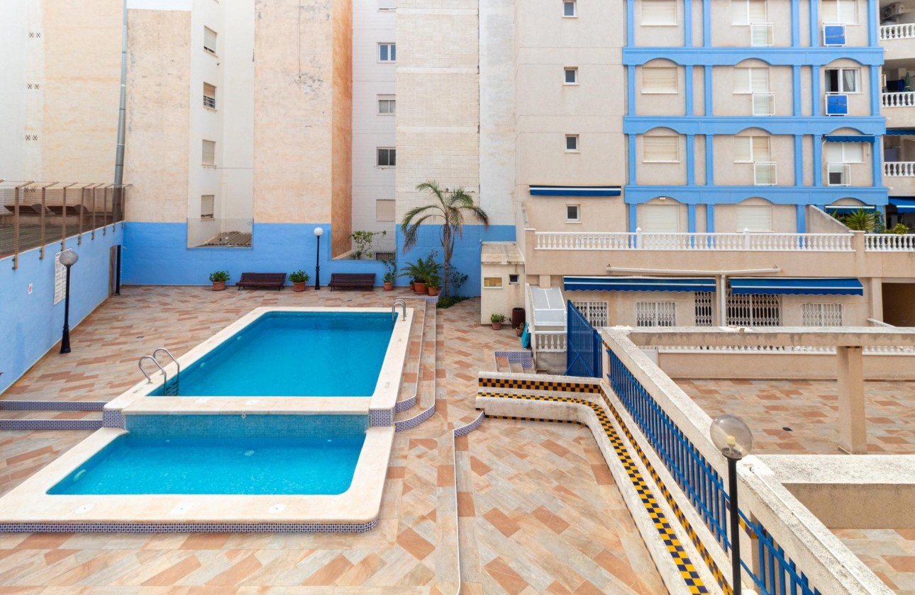 Resale - Apartment / flat - Torrevieja - Playa de los locos