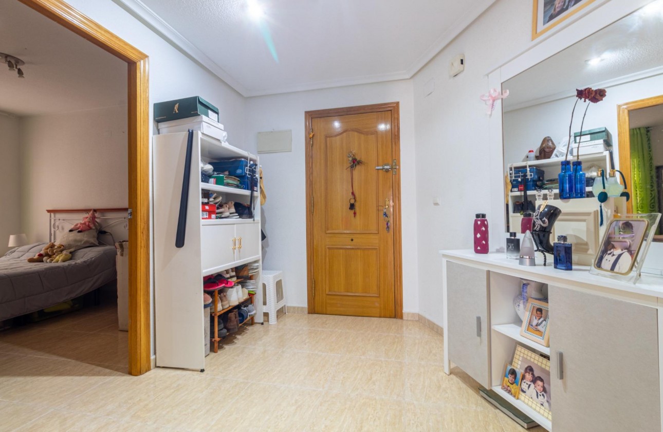 Resale - Apartment / flat - Torrevieja - Playa de los locos